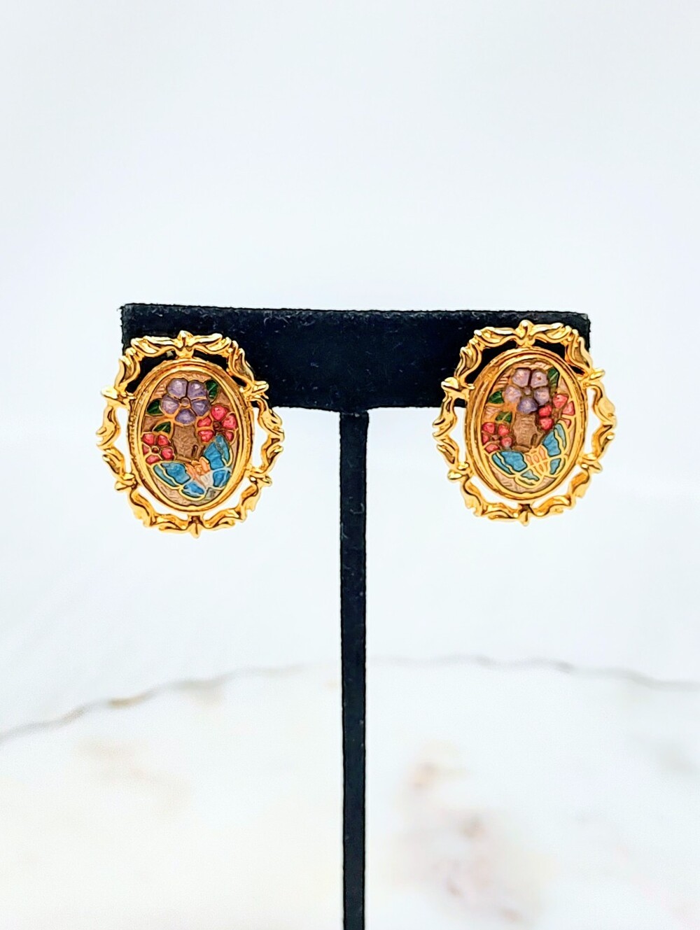 Two Sisters Vintage Butterfly Gold Jewel Tones Clip-on Earrings - Picture 5 of 5